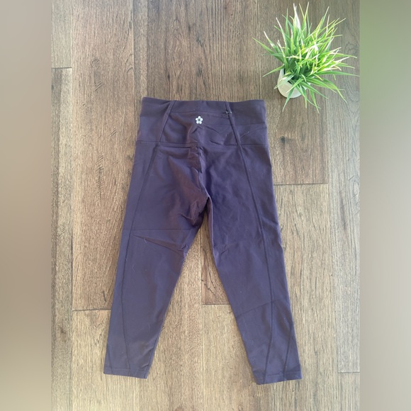 Dark Purple Tuff Athletics Capris 💜 - Picture 2 of 4